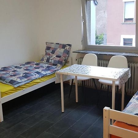 Handwerker Unterkunft Monteurzimmer Mit Gemeinschaftsbad In Brebach Sarrebruck Exterior foto