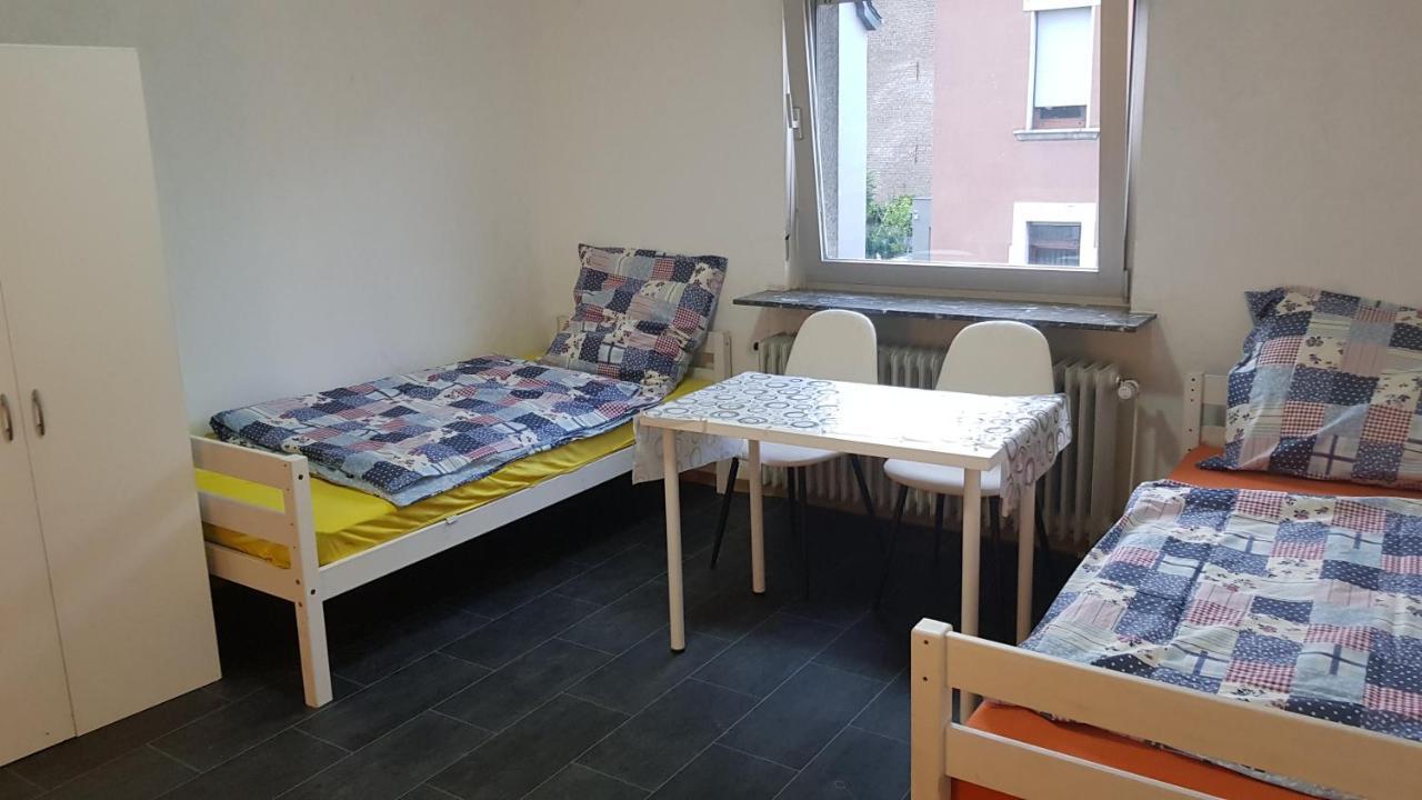 Handwerker Unterkunft Monteurzimmer Mit Gemeinschaftsbad In Brebach Sarrebruck Exterior foto